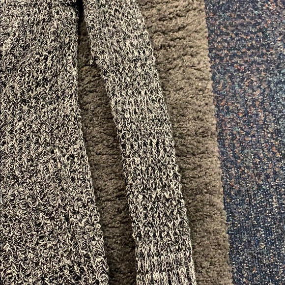 Black and white knit cardigan - Picture 3 of 4